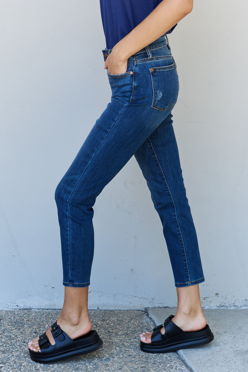 Judy Blue Aila Short Full Size Mid Rise Cropped Relax Fit Jeans